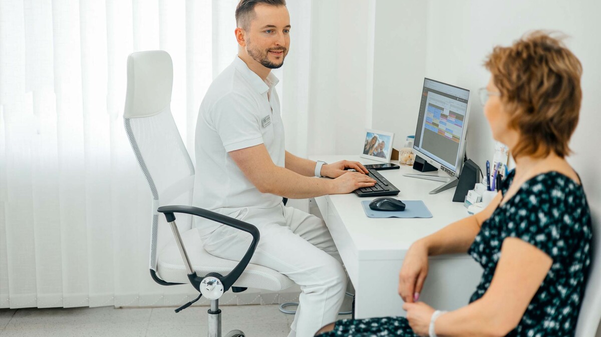 Preventivní prohlídka u zubaře – zubař na klinice Magic Smile s novou pacientkou